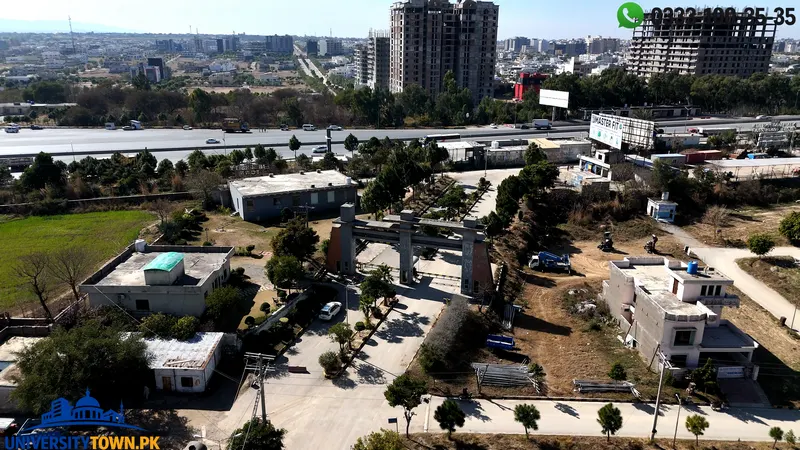 University Town Islamabad main boulevard road view