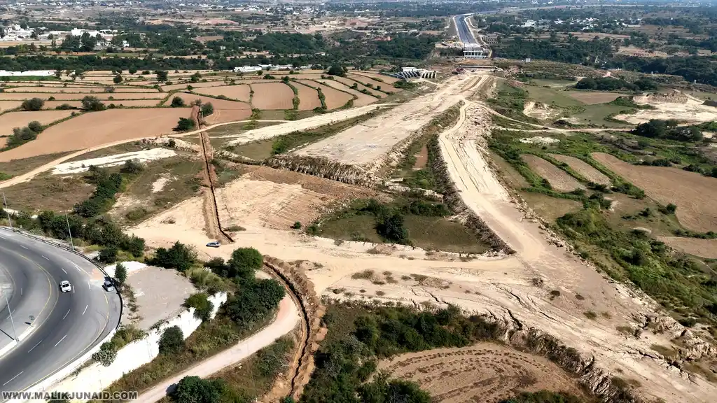 
Rawalpindi Ring Road can be seen taking shape, just the next interchange from university town.